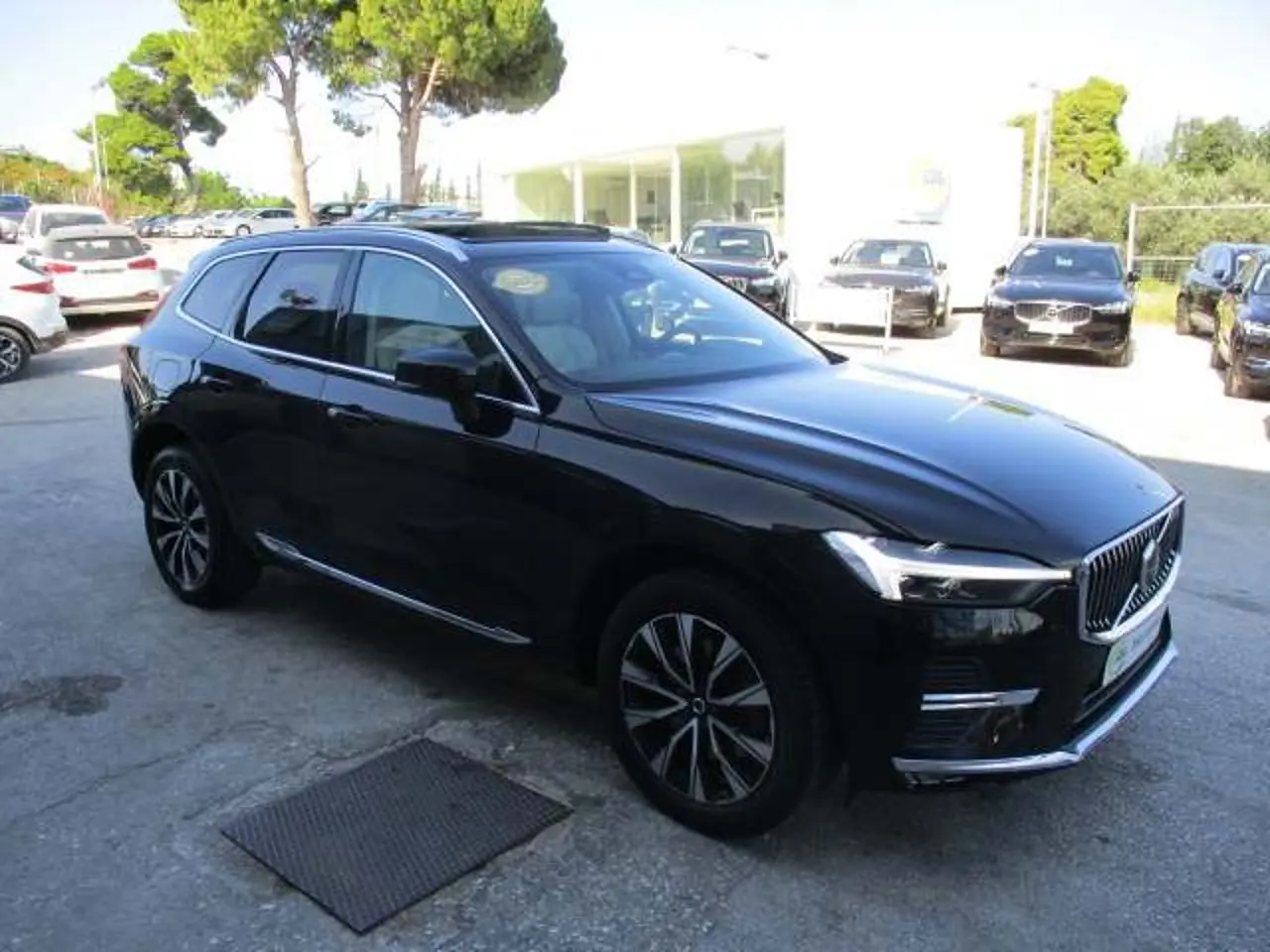 Volvo XC60 - View 2