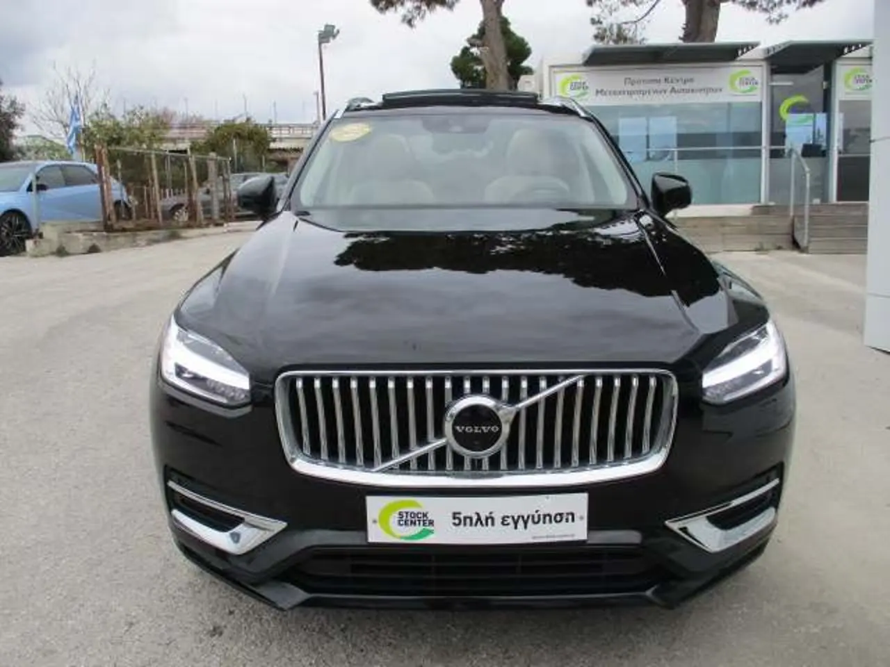 Volvo XC90 - View 2