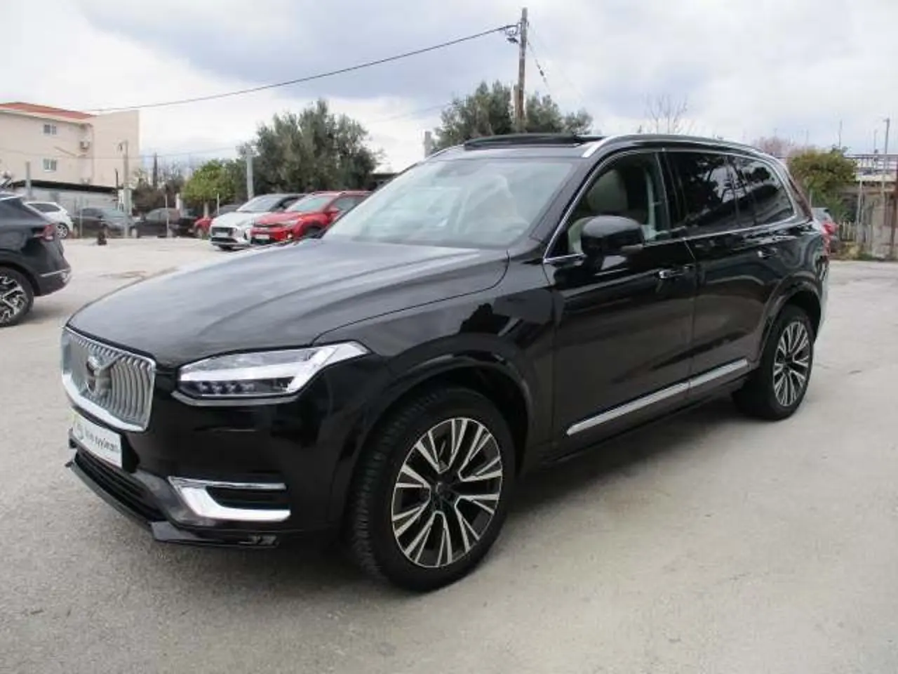 Volvo XC90 - View 3