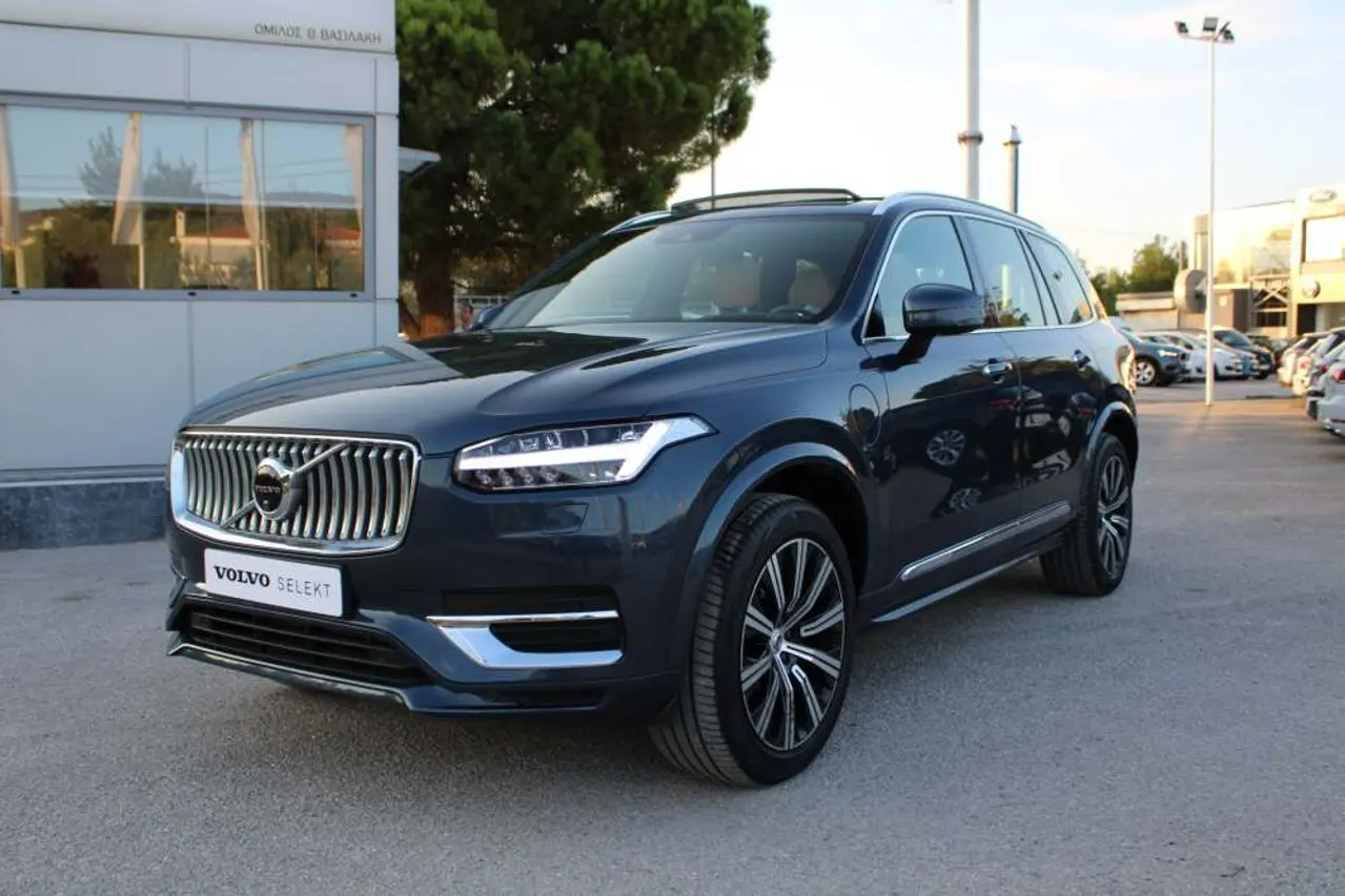 Volvo XC90 - View 3