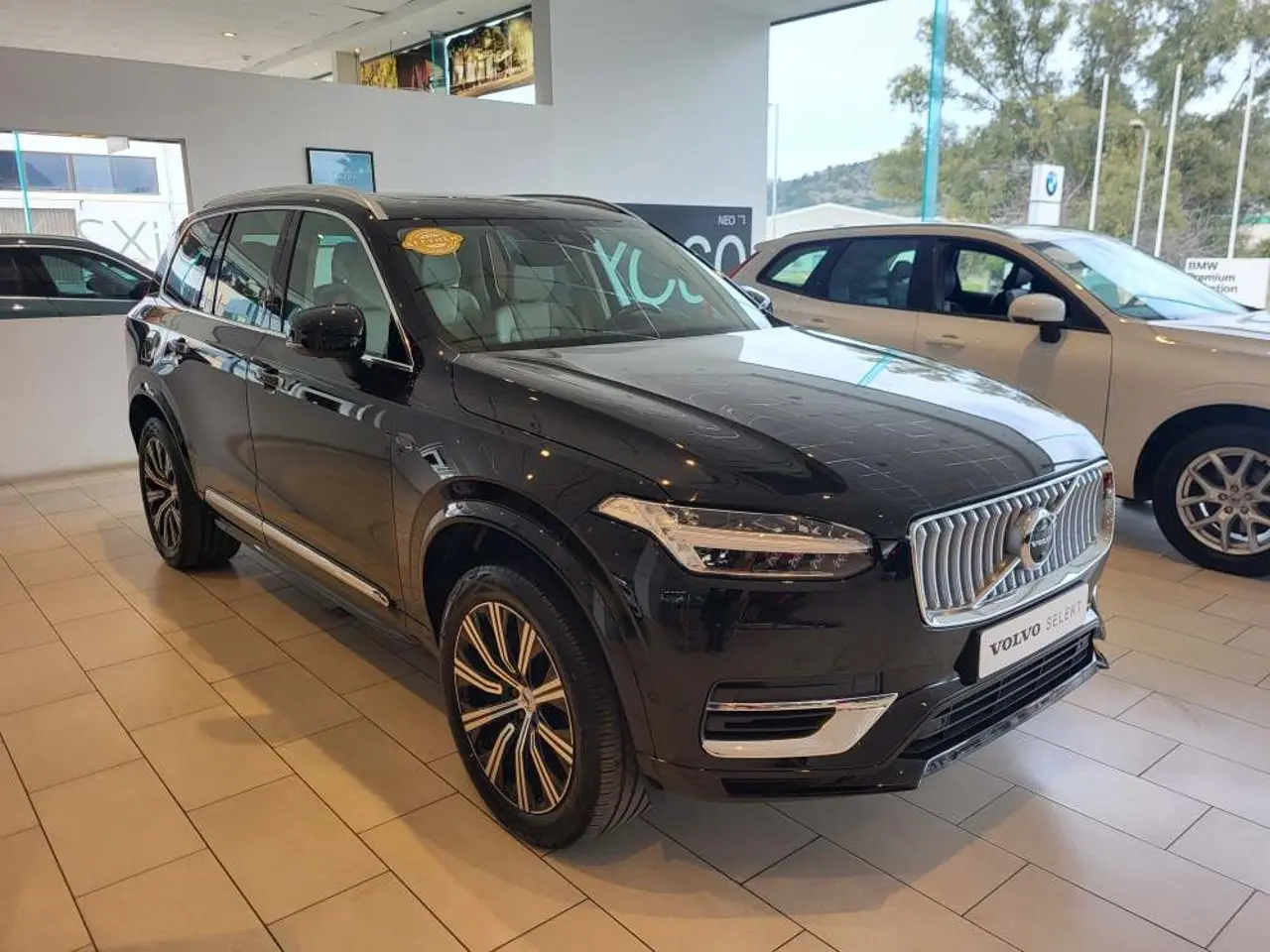 Volvo XC90 - View 1