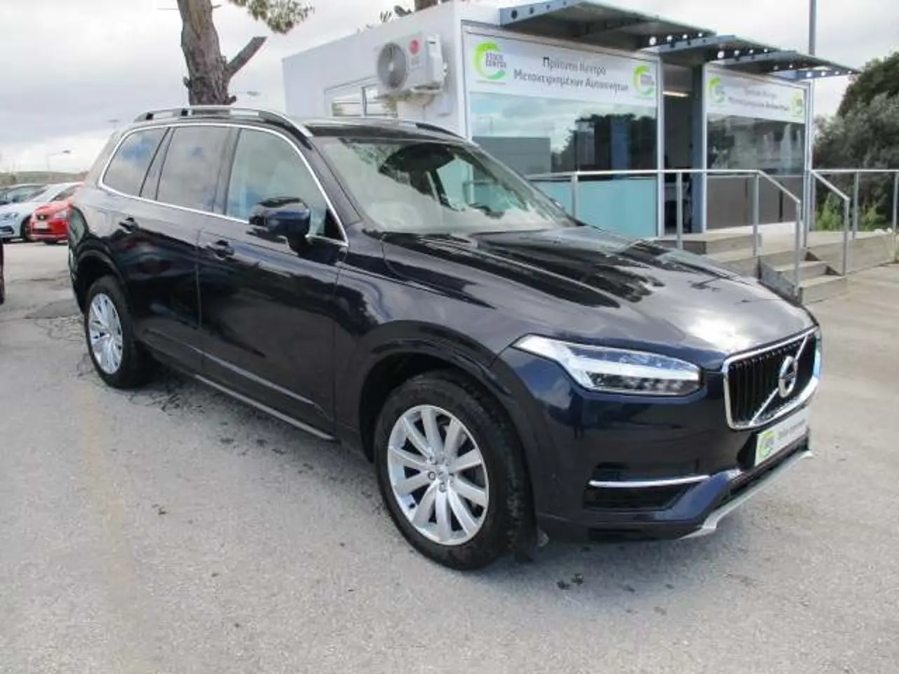 Volvo XC90 - View 1