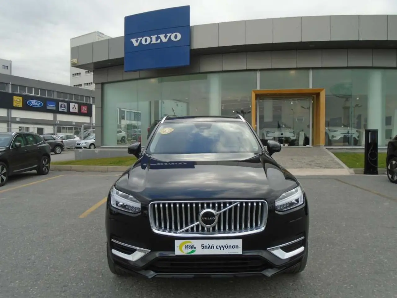 Volvo XC90 - View 2