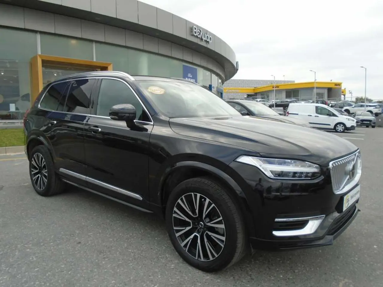Volvo XC90 - View 1