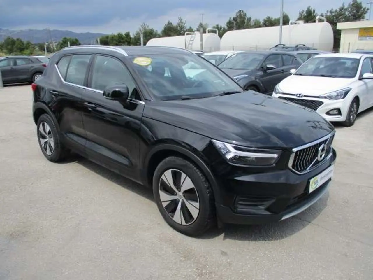 Volvo XC40 - View 1