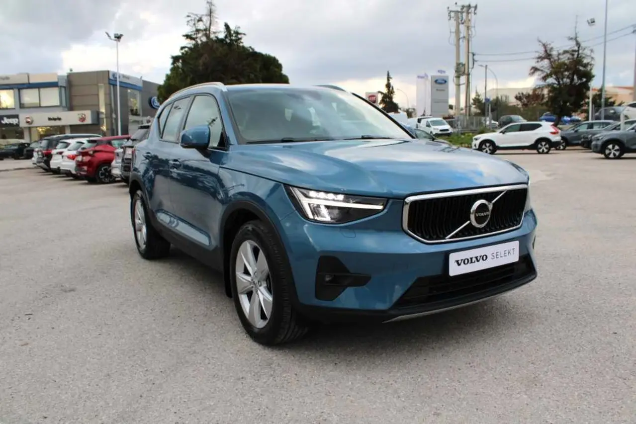 Volvo XC40 - View 1