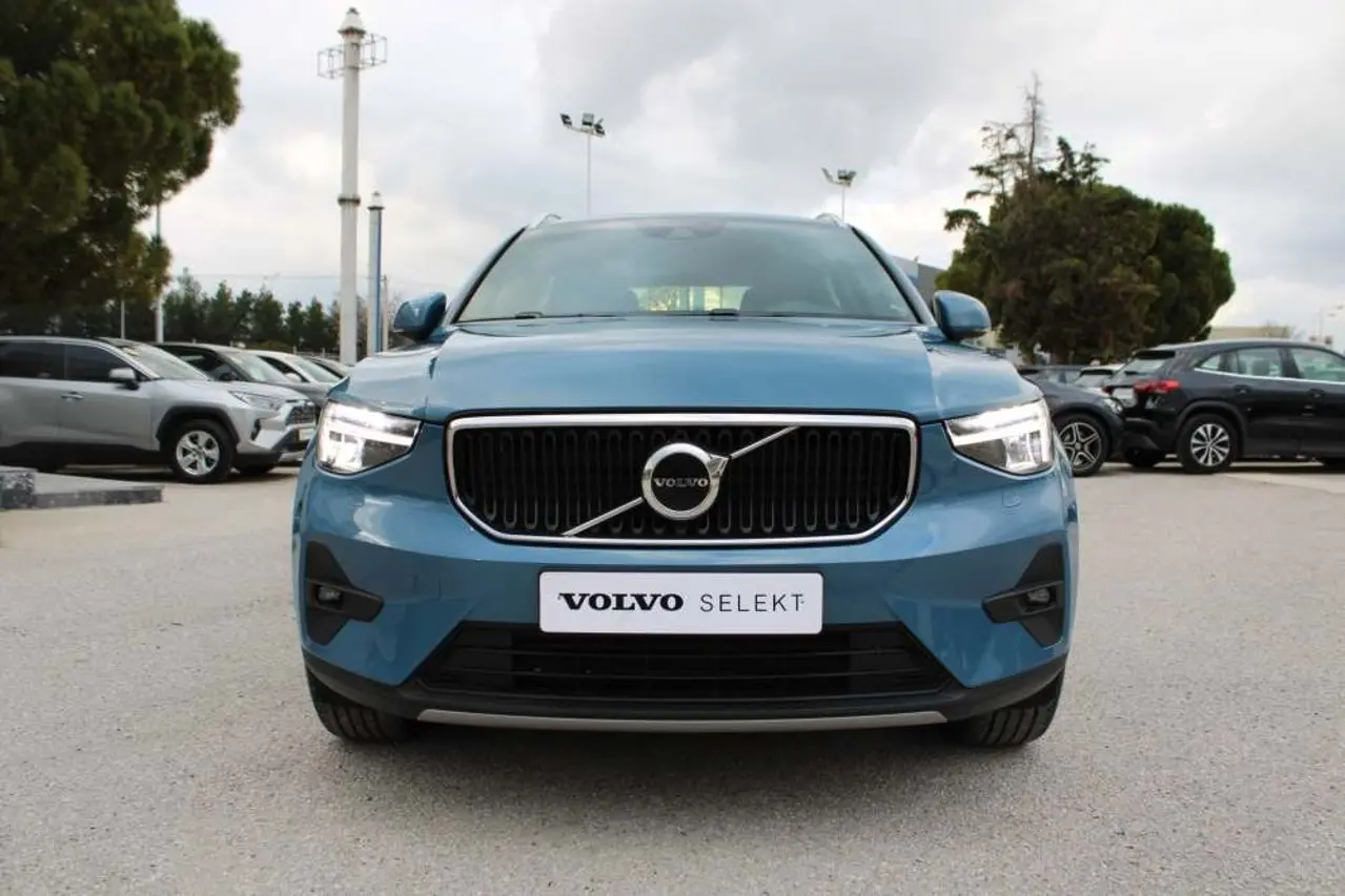 Volvo XC40 - View 2