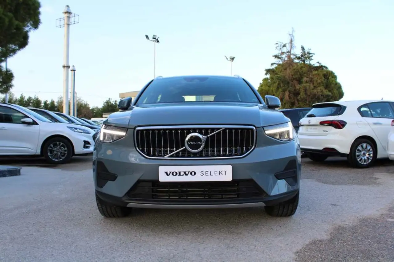 Volvo XC40 - View 2