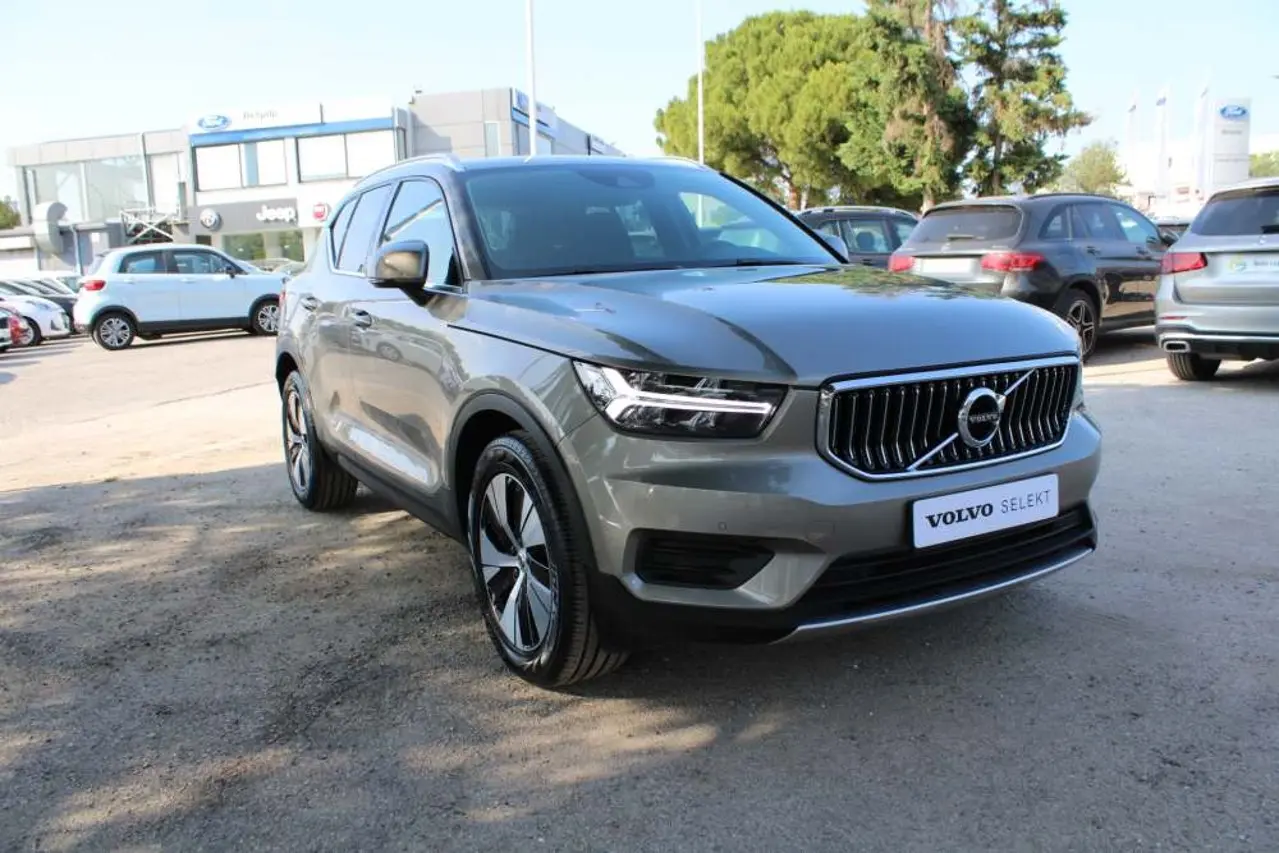 Volvo XC40 - View 1