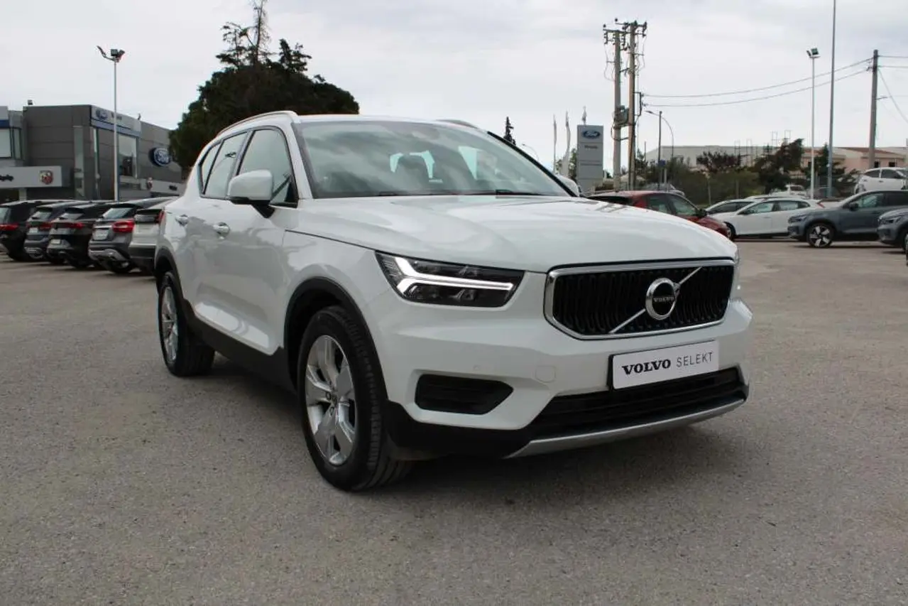 Volvo XC40 - View 1