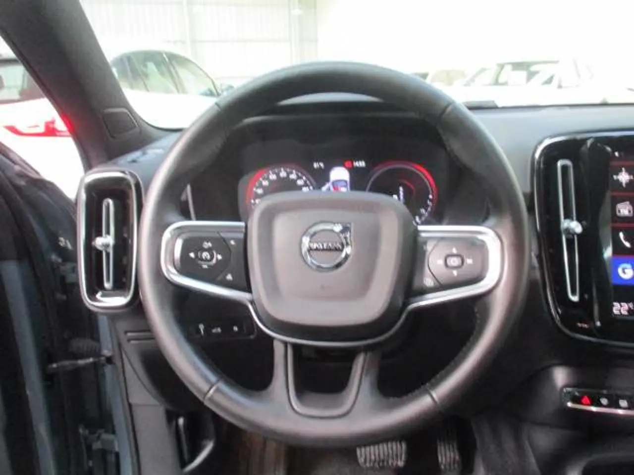 https://cdn.autoq.gr/websites/stock-center.gr/images/vehicles/volvo-xc40-5-hronia-eggyisi-momentum-t5-phev-gkri-2020/img_4207.jpg