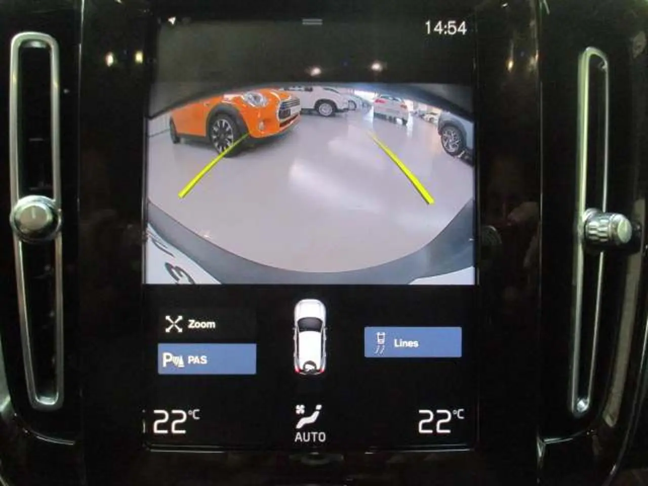 https://cdn.autoq.gr/websites/stock-center.gr/images/vehicles/volvo-xc40-5-hronia-eggyisi-momentum-t5-phev-gkri-2020/img_4212.jpg