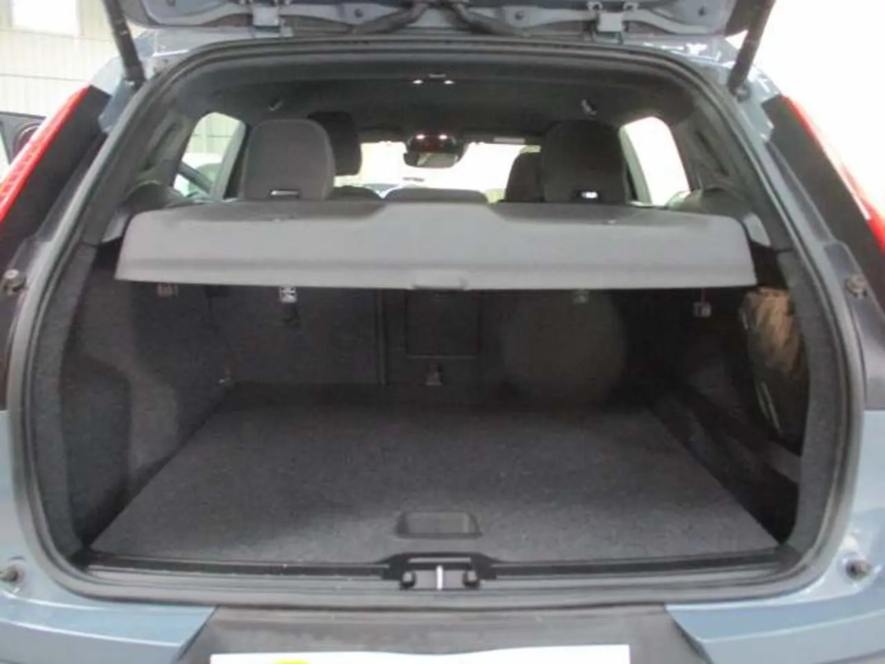 https://cdn.autoq.gr/websites/stock-center.gr/images/vehicles/volvo-xc40-5-hronia-eggyisi-momentum-t5-phev-gkri-2020/img_4217.jpg