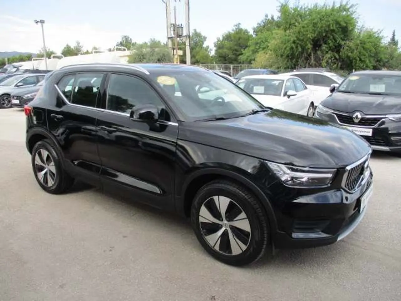 Volvo XC40 - View 1