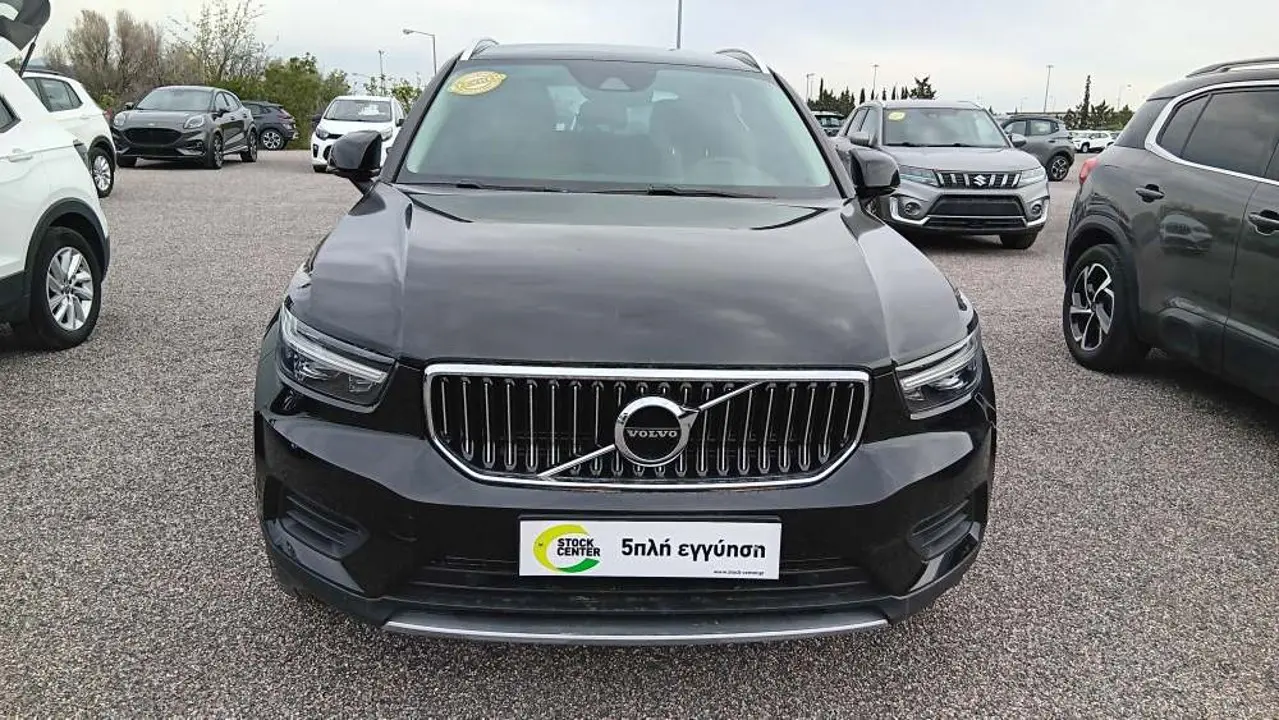 Volvo XC40 - View 2
