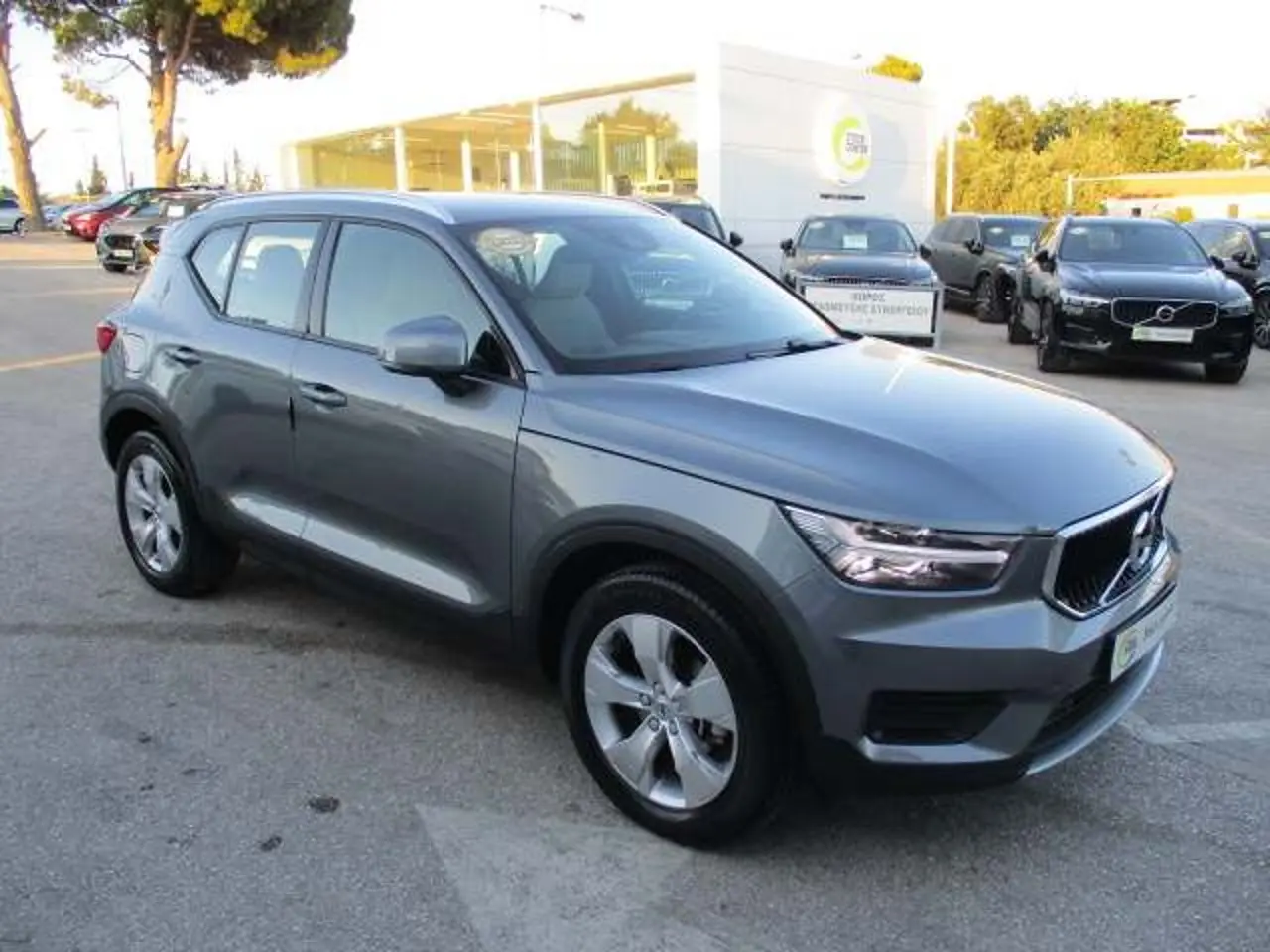 Volvo XC40 - View 2
