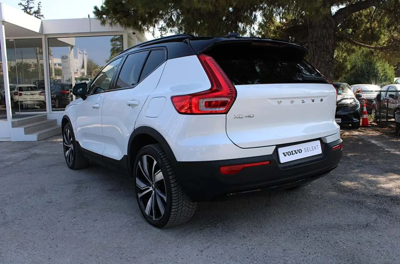 Volvo XC40 - View 3